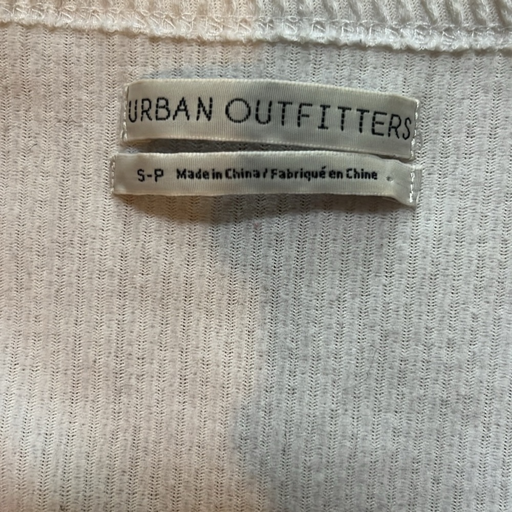 Urban Outfitters White cropped knit top - Picture 2 of 3